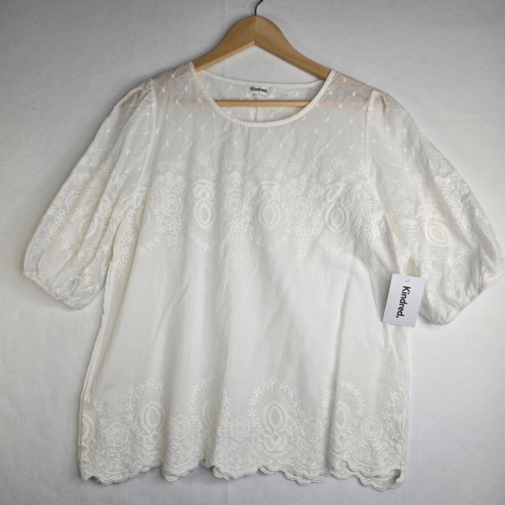 Kindred White Embroidered Eyelet Blouse Puff Sleeve Scalloped Hem Large NWT